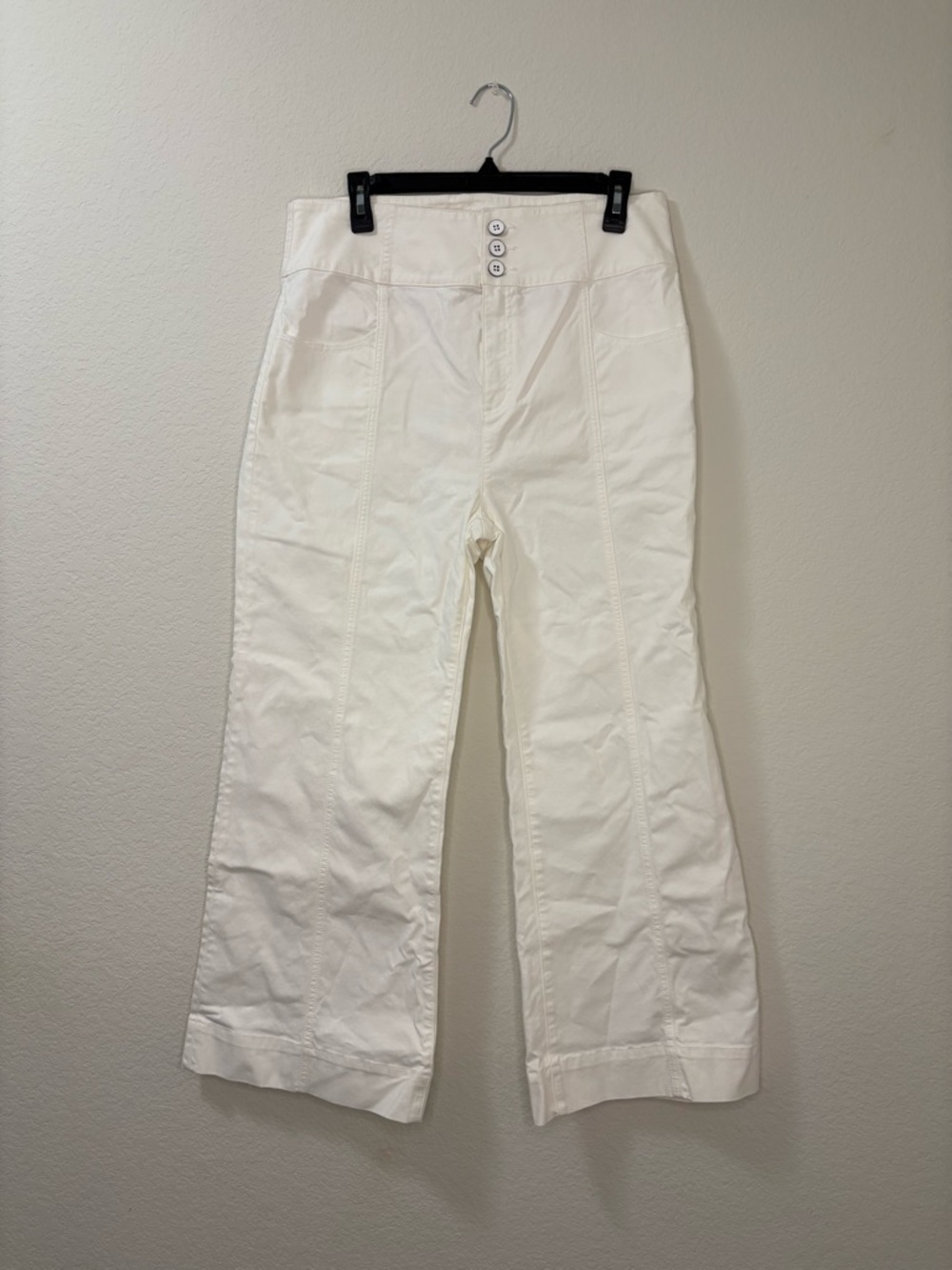 Kate Spade New York Freshwhite cuffed hem denim jeans. Size 31. NWOT